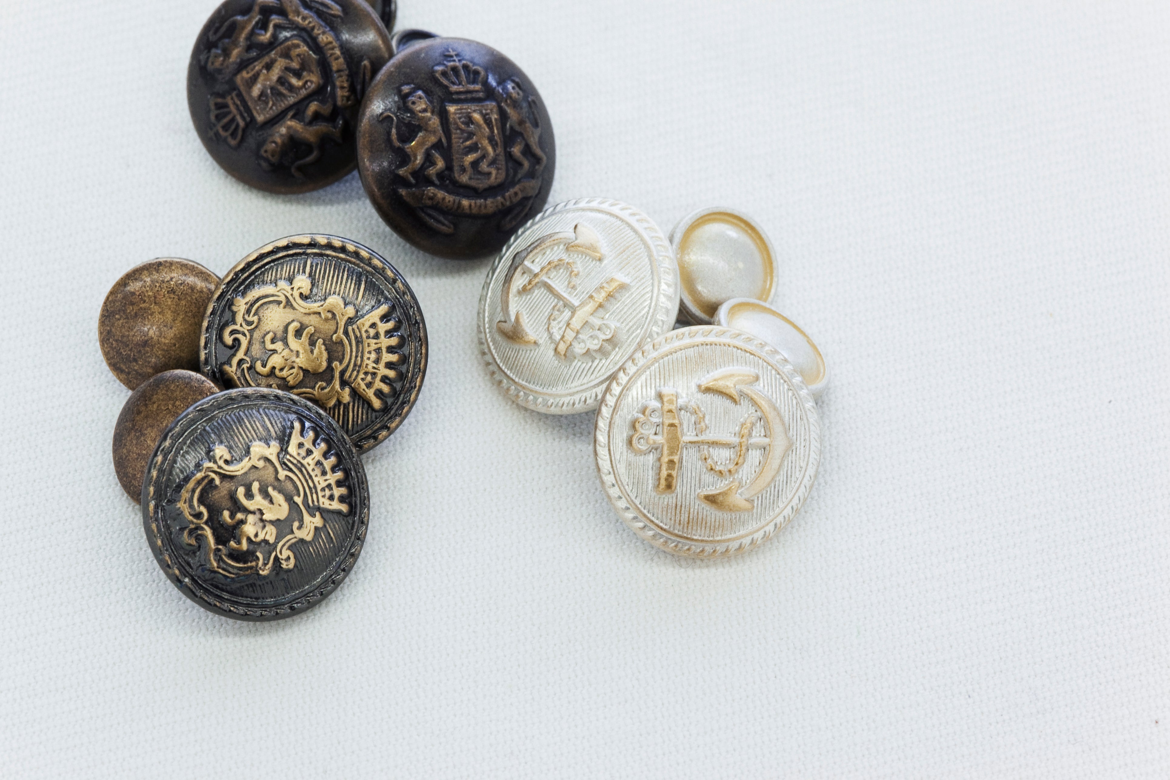 旧国鉄のバッチ・バックル・カフスボタン・カフスボタン・帽子 旧国鉄のバッチ・バックル・カフスボタン・カフスボタン・帽子